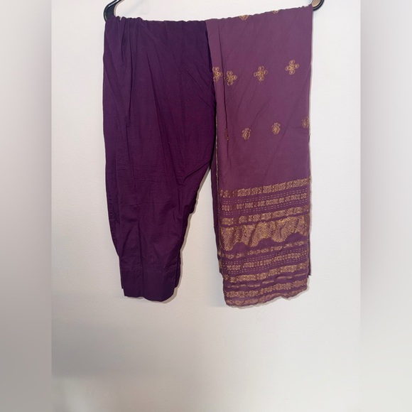 Purple & Gold 3 Piece Printed Suit Traditional Salwar Kameez - Picture 5 of 5